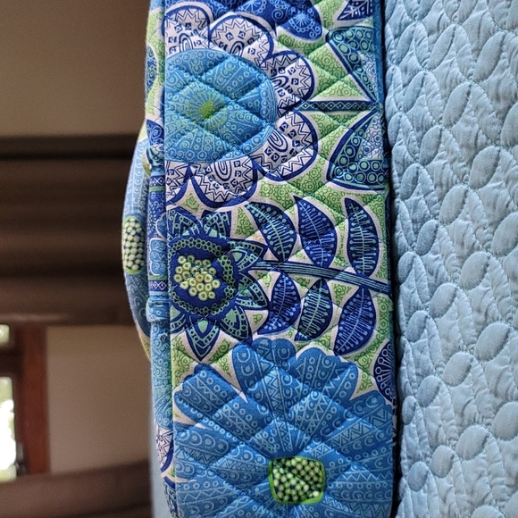 Vera Bradley Eloise Bag with Doodle Daisy Pattern - Picture 5 of 5